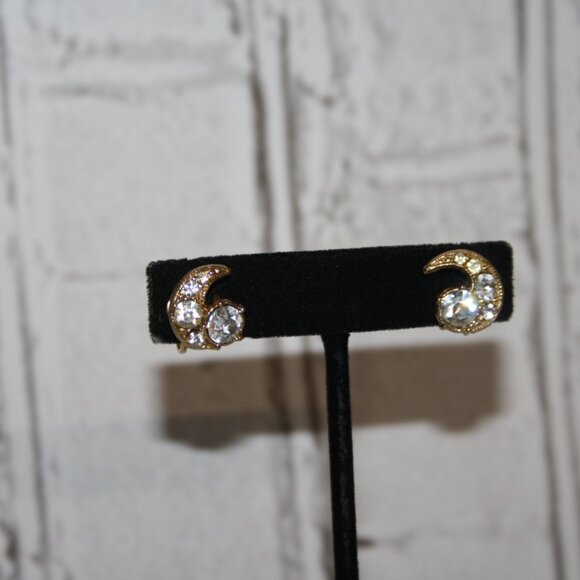 Beautiful vintage gold and rhinestone Moon screw-on earrings 5/8" - Picture 4 of 5